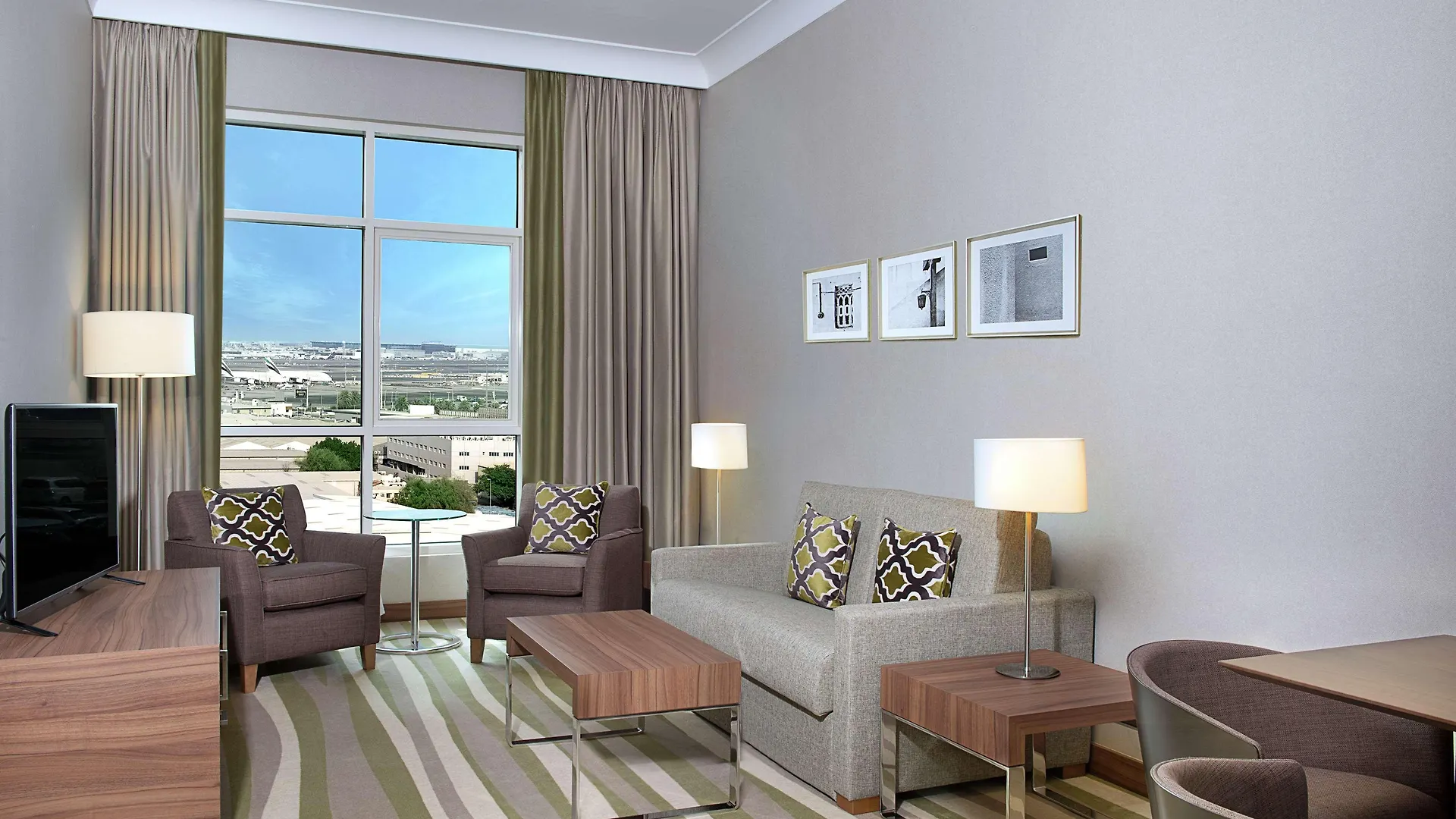 Hilton Garden Inn Dubai Deira 4*,