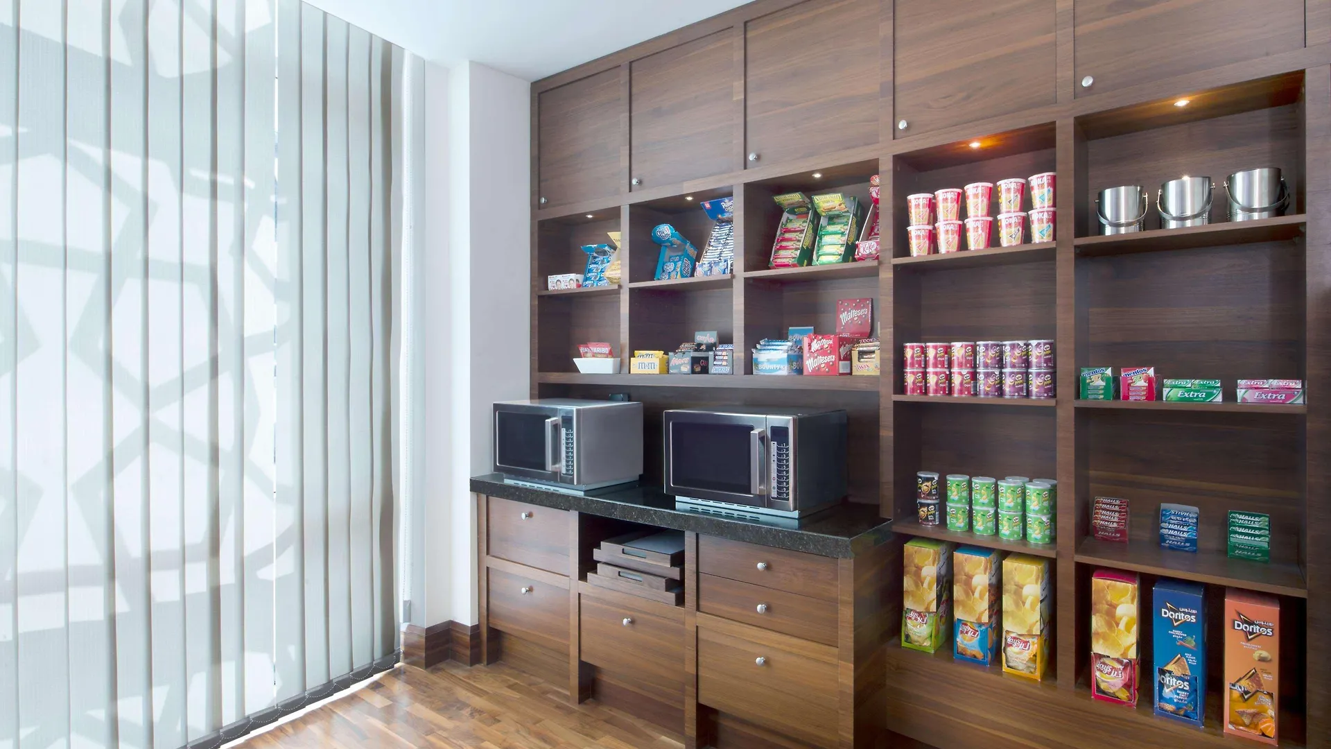 Hilton Garden Inn Dubai Deira 4*,