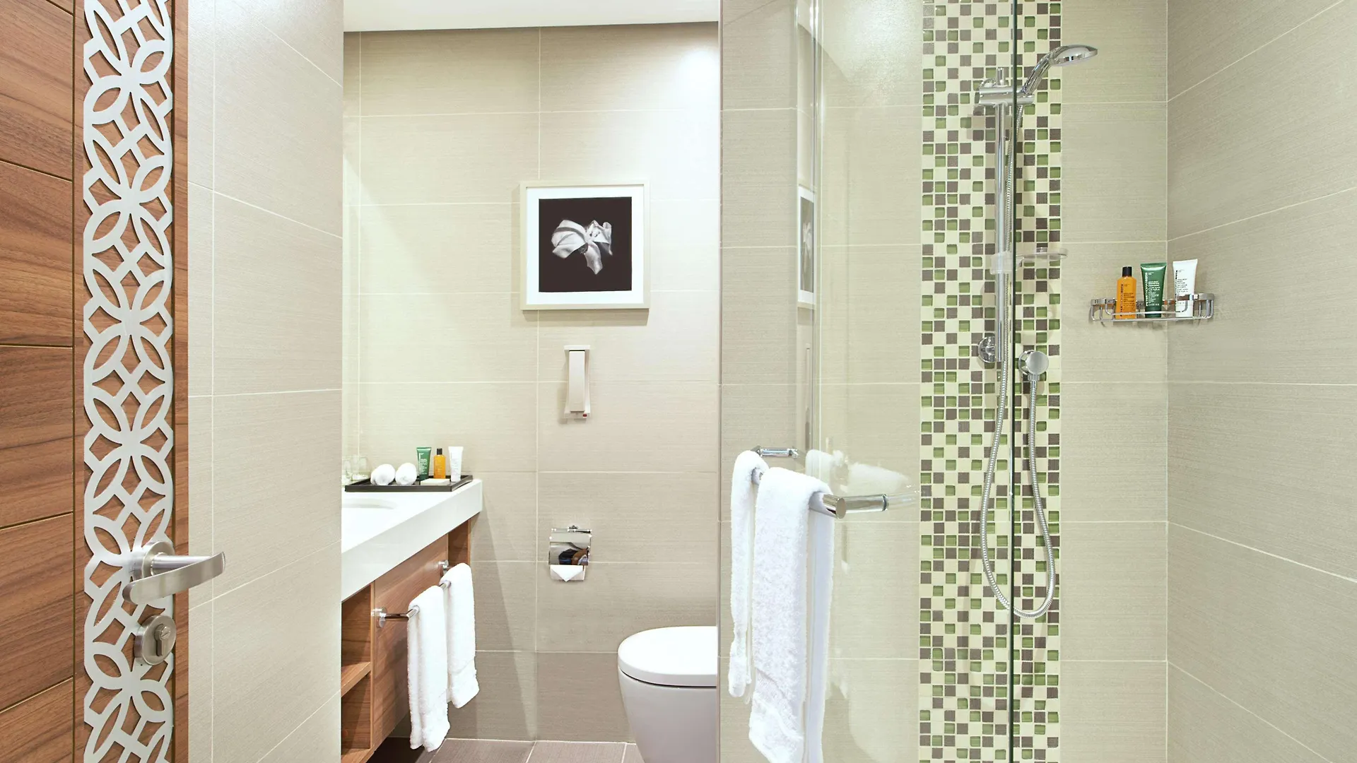 Hilton Garden Inn Dubai Deira 4*,