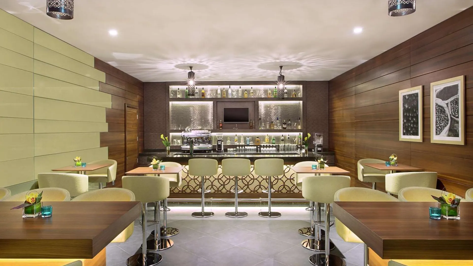 Hilton Garden Inn Dubai Deira Hotel