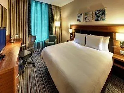 Hilton Garden Inn Dubai Deira 4*,